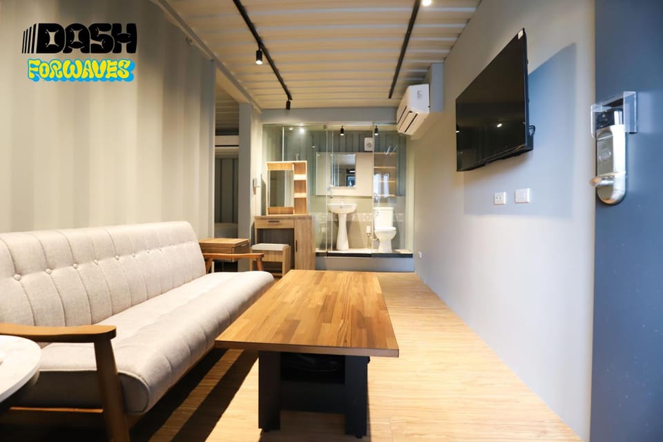 Shared lounge/TV area