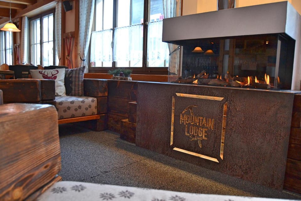 Mountain Lodge Sedrun Hotel in Canton of Grisons