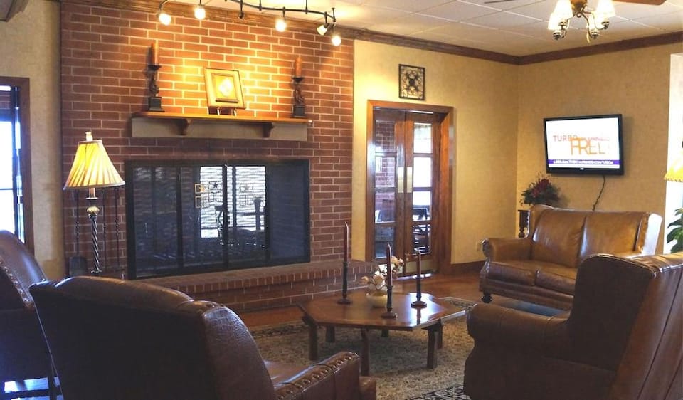 Plaza Inn Hotel in Midland