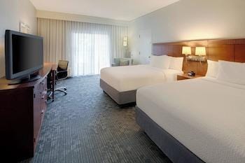 Courtyard by Marriott Addison Midway Hotel in Addison