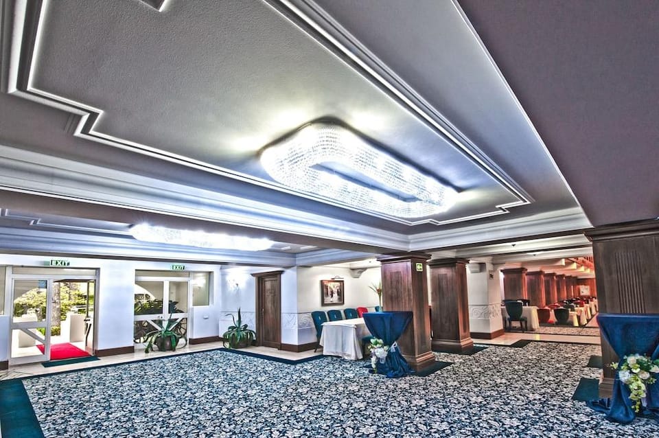 Complex Turistic Cornul Vanatorului Hotel in Romania