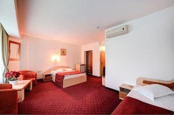 Complex Turistic Cornul Vanatorului Hotel in Romania