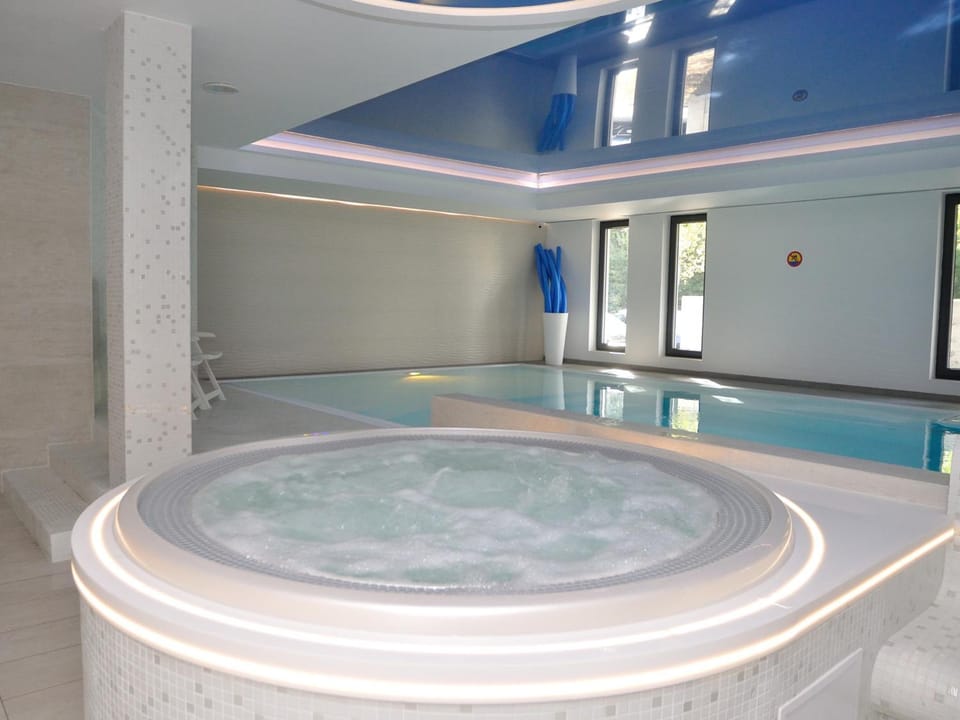 Hot tub