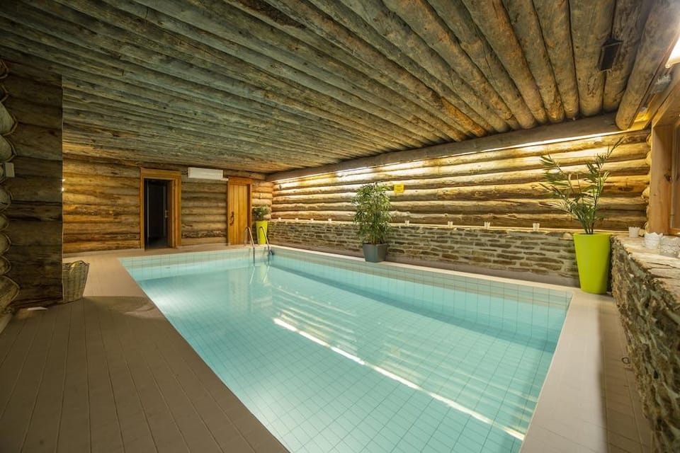 Kuukkeli Log Houses Aurora Resort Hotel in Lapland