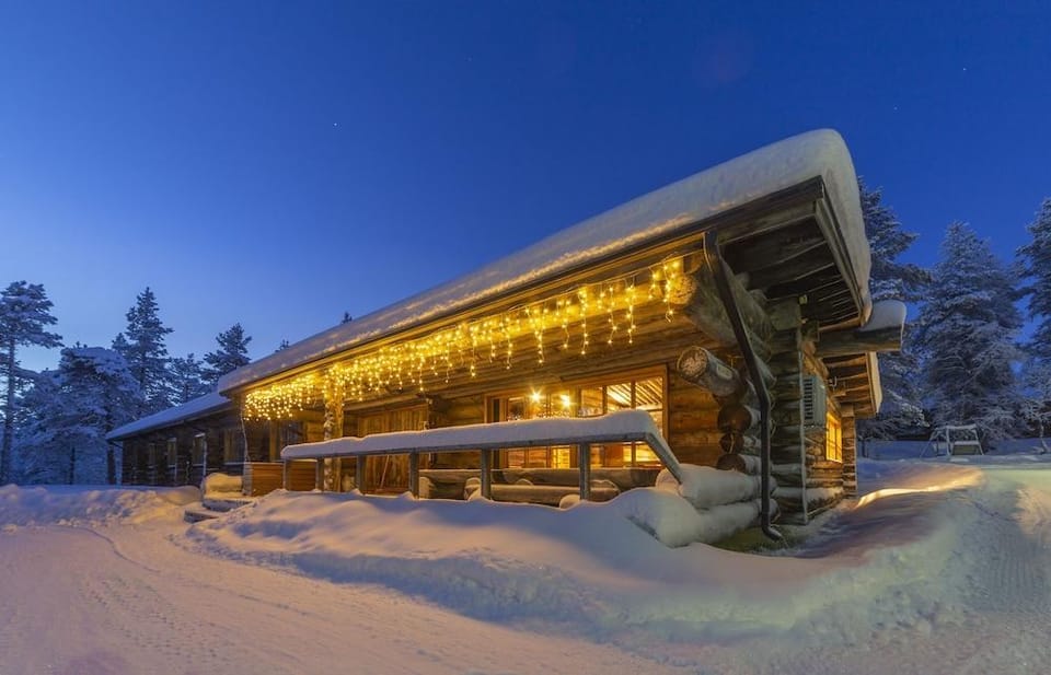 Kuukkeli Log Houses Aurora Resort Hotel in Lapland