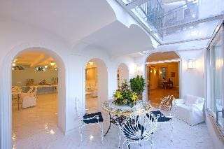 Hotel La Bougainville Hotel in Positano