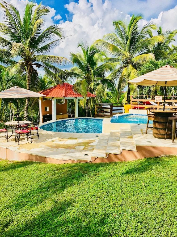 The Log Cab Inn Resort Hotel in San Ignacio