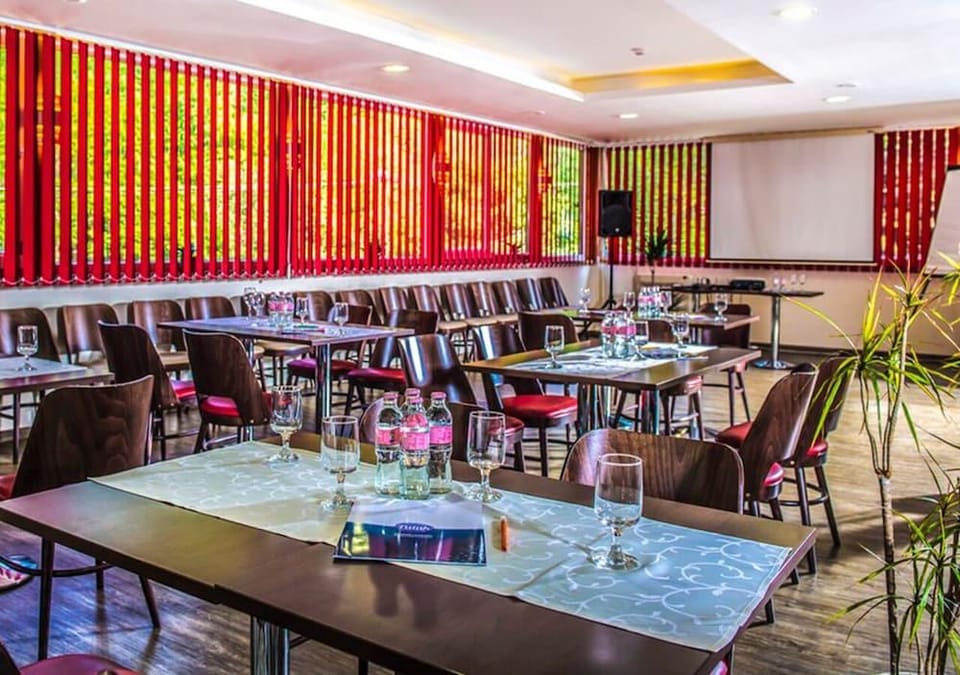 Patak Park Hotel Hotel in Slovakia