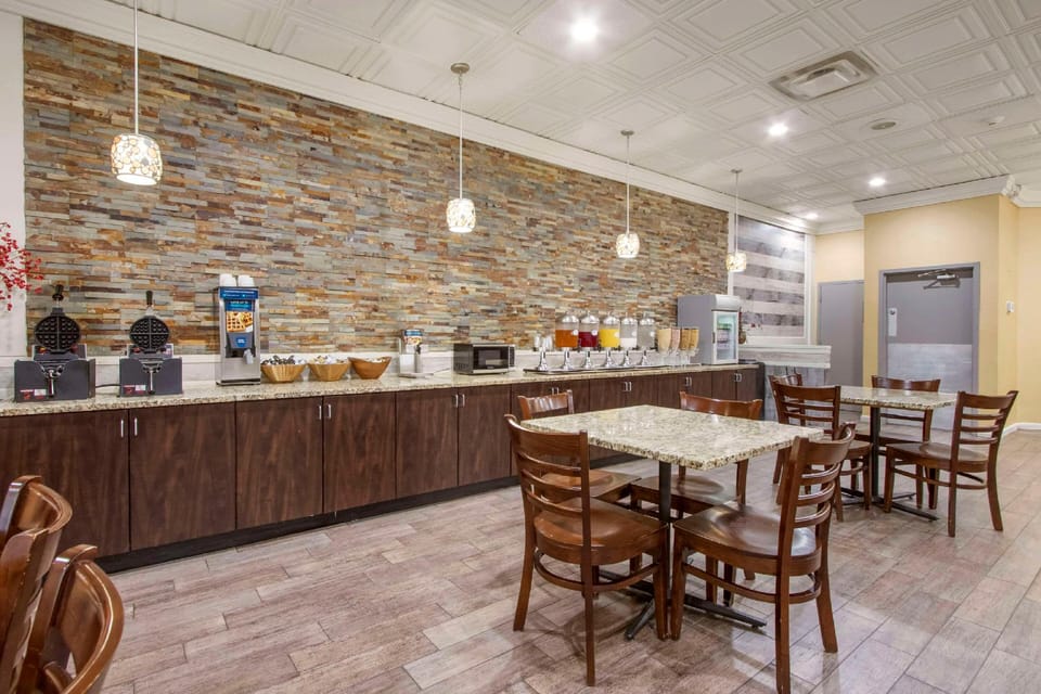 Clarion Inn Asheville Airport Hotel in Fletcher