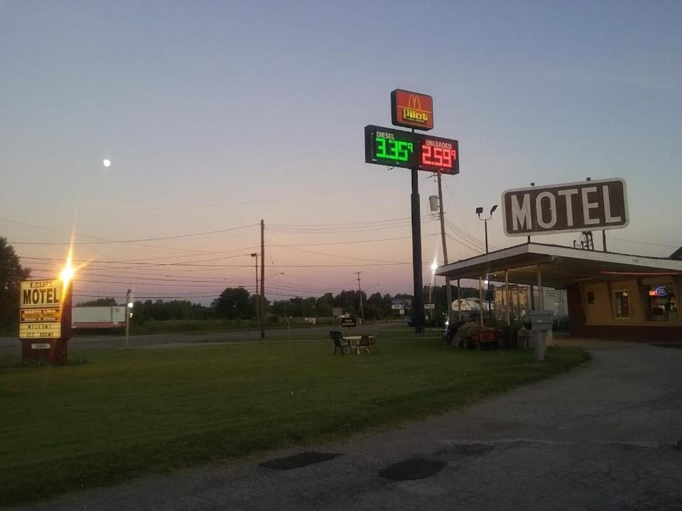 Davis Motel Motel in Ohio