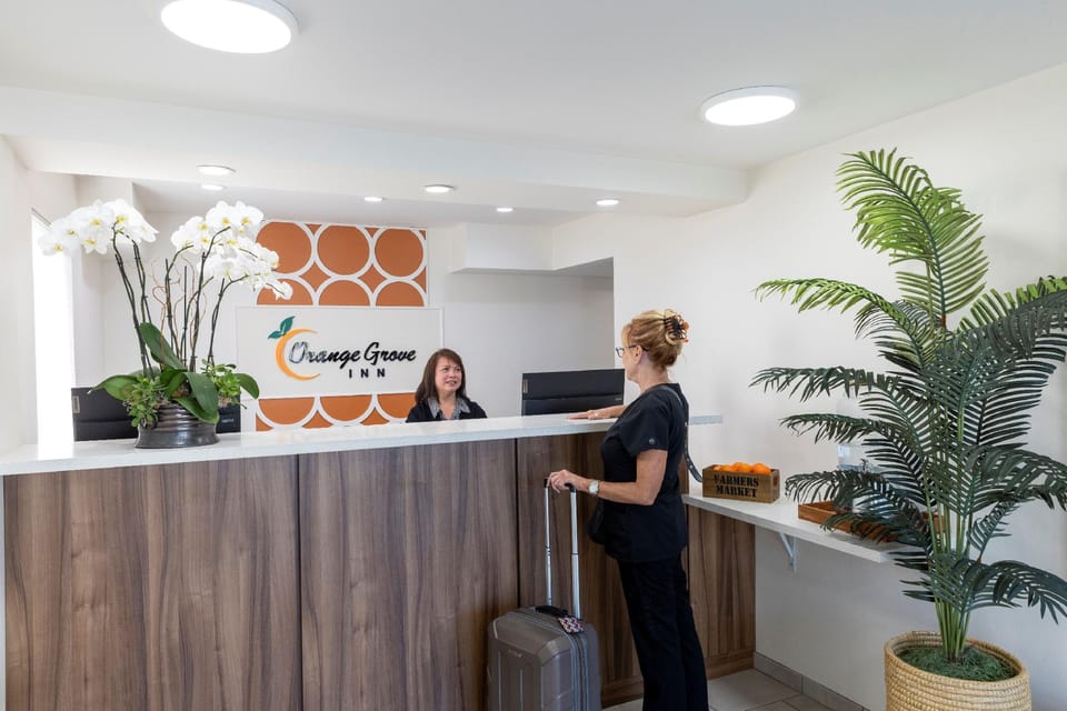 Orange Grove Inn Hotel in Tustin