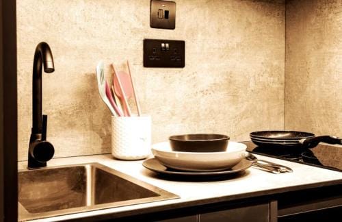 Modern 1-Bed Studio 4D Close to Royal Infirmary & DMU Hotel in Leicester