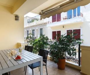 Plaka's Villa with Breathtaking Acropolis View Hotel in Plaka