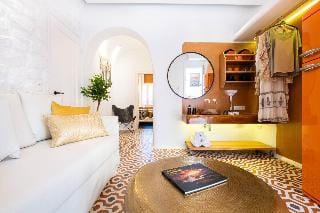 AmazeU Naxos Hotel in Naxos