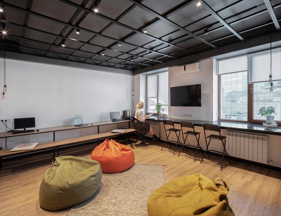 Shared lounge/TV area