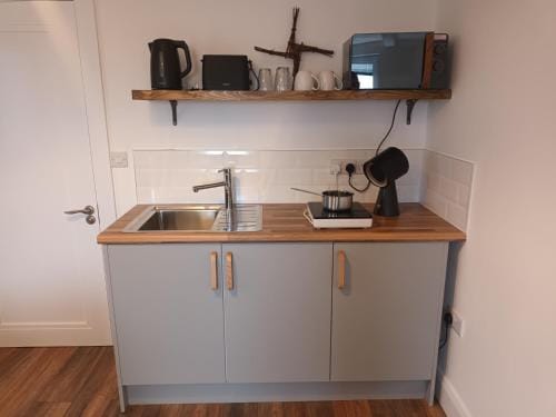 Connemara Lake View Apartment Hotel in County Galway