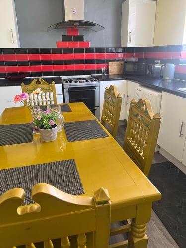 Private Room 1 Near Southmead Hospital Hotel in Bristol