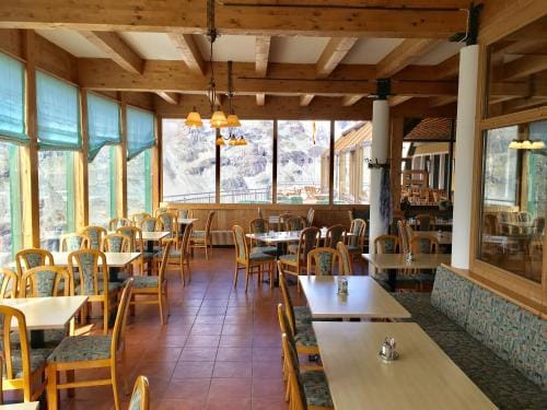 Panoramarestaurant Kaiser Franz-Josefs-Hohe Hotel in Carinthia, Austria