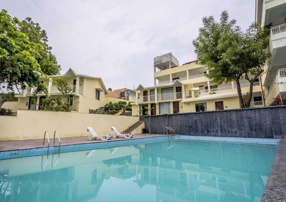 Mewar palace resort and spa Hotel in Rajasthan