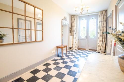 Le Clos des Tilleuls - Gite 10 people Hotel in Centre-Val de Loire