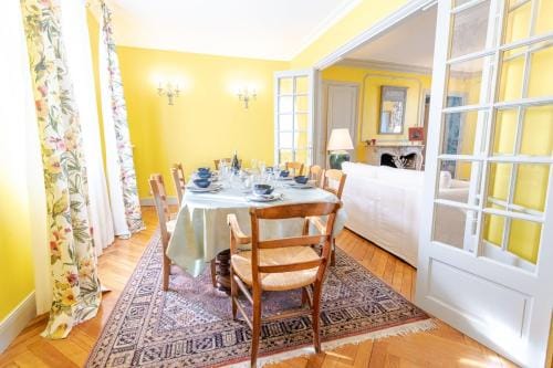 Le Clos des Tilleuls - Gite 10 people Hotel in Centre-Val de Loire