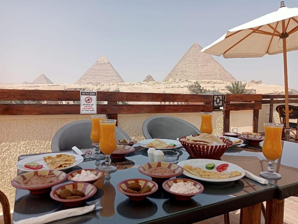 Pyramids Era View Inn in Egypt