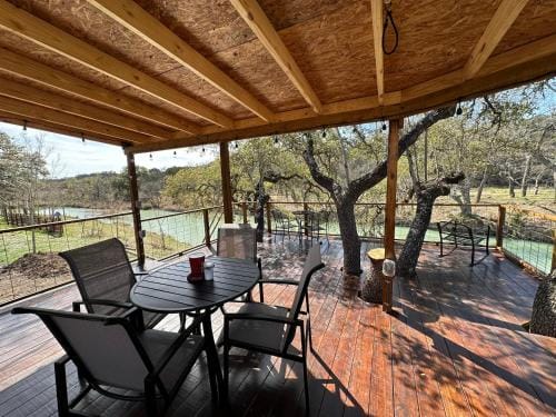 Bandera Stronghold - Cochise Tipi Hotel in Rio Grande