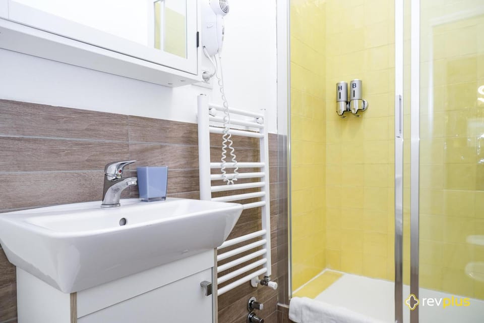 Lia Rooms Cinque Terre Wave Hotel in La Spezia