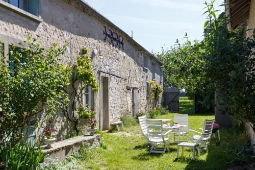 LE GARDEN LODGE - RANDO ESCALADE - Seminaires - Sejour en Famille - Jardin - Parking - Wifi ! OFFRE  Hotel in Fontainebleau