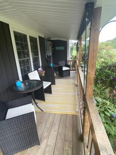 MonJardin Bed and Breakfast Hotel in Lake Erie
