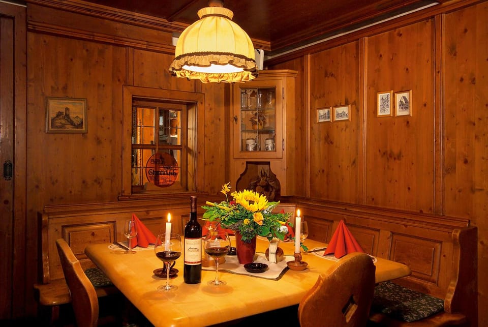 Altdeutsches Gasthaus Roter Hirsch Inn in Jena