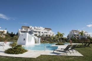 AL-304 ESTEPONA - APARTMENT - ALCAZABA LAGOON 2 BD Hotel in Costa del Sol
