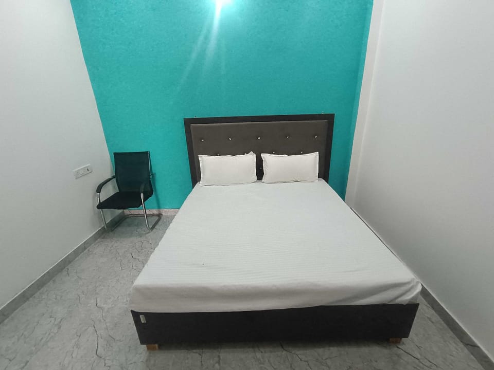 Hotel O Home Shri Laxmi Homestay Hotel in Uttar Pradesh