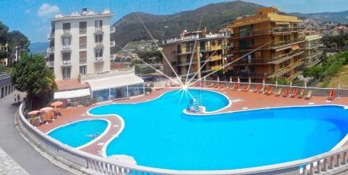 Crispi 231 - Milanomare Hotel in Pietra Ligure