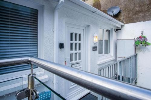 Luxurious Apartment Charlton Mews - 2 Bed - Tenby Hotel in Wales