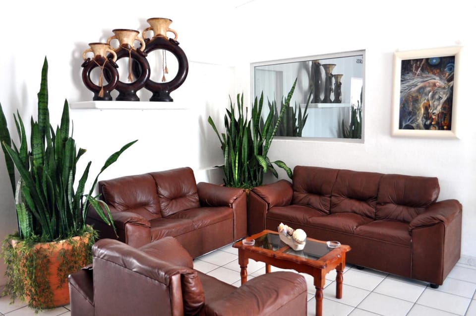 Shared lounge/TV area