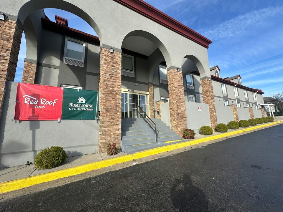 HomeTowne Studios Richmond, VA – W Broad St  Hotel in Three Chopt
