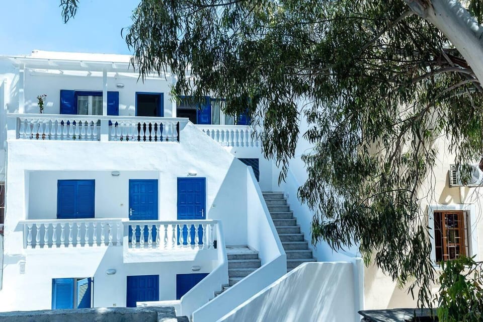 AquaLung Suites Hotel in Kamari