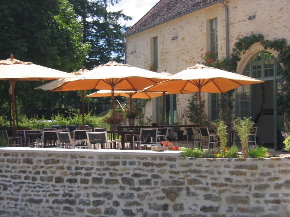 Les Deux Ponts Hotel in Bourgogne-Franche-Comté