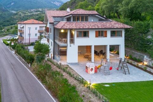 Infinity View Garda lake Hotel in Tenno