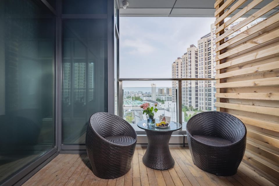 Atour Hotel Shanghai Daning Shibei High-Tech Park Hotel in Shanghai