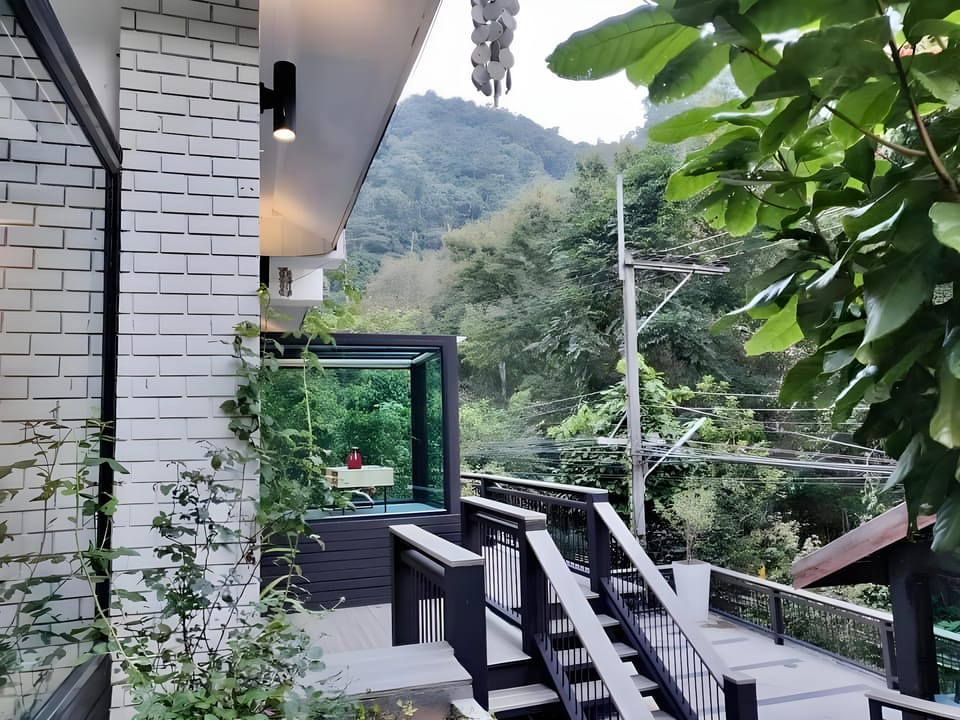 Nomads Hillside Maekampong Resort in Thailand