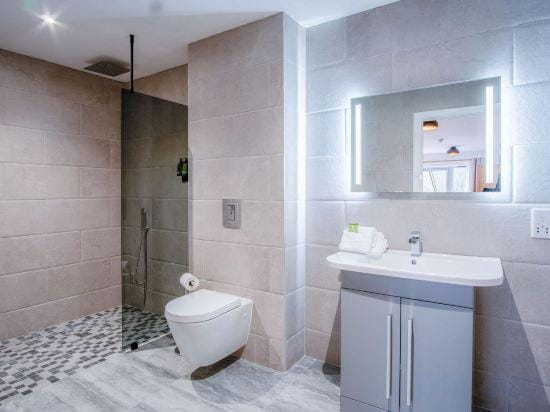 Suite 3 - Sleeping Giant Hotel - PEN Y CAE Inn Hotel in Wales