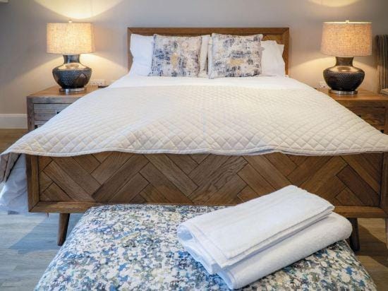 Suite 1 - Sleeping Giant Hotel - PEN Y CAE Inn Hotel in Wales