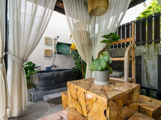 The Kembali Luxury Villa - Melaka 5 Bedroom Hotel in Malacca