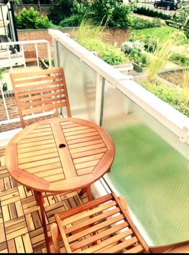 Waterloo Central London - Private Rooms in Shared Apartment Hotel in London Borough of Southwark