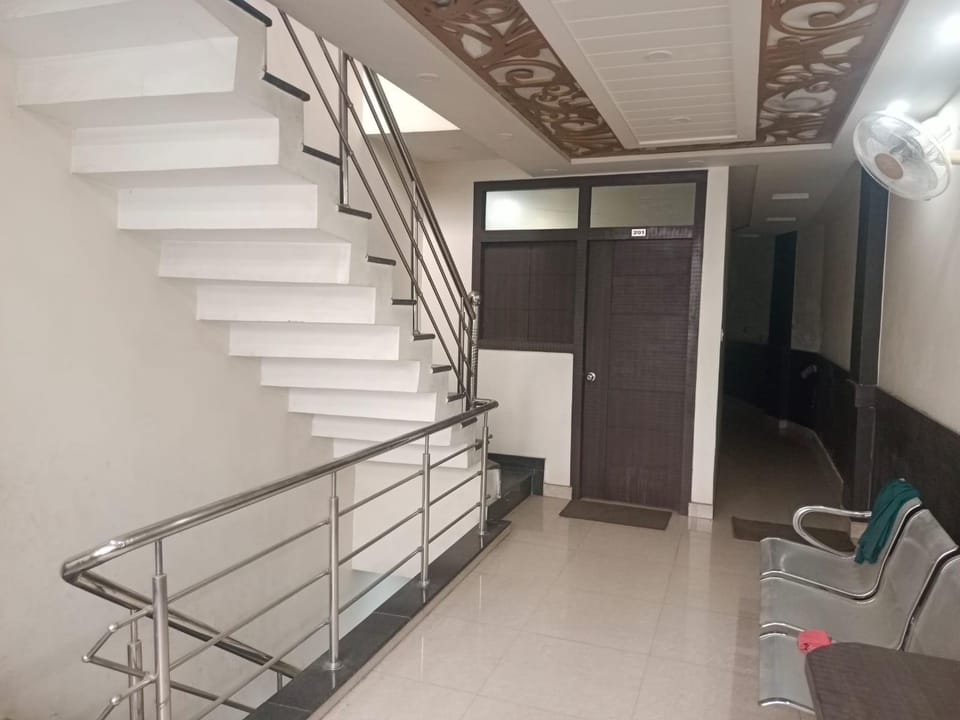 Rishabh Prabha Kunj Hotel in Lucknow