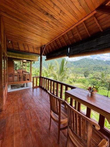 Manuk Dewata Villa Hotel in Sidemen