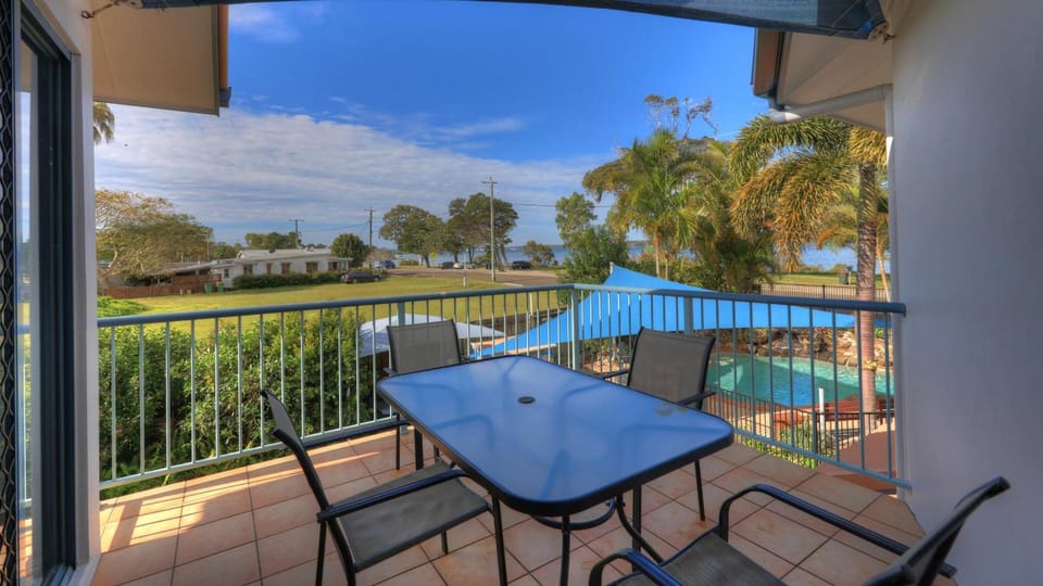Dolphin Waters Apartment Apartment hotel in Tin Can Bay