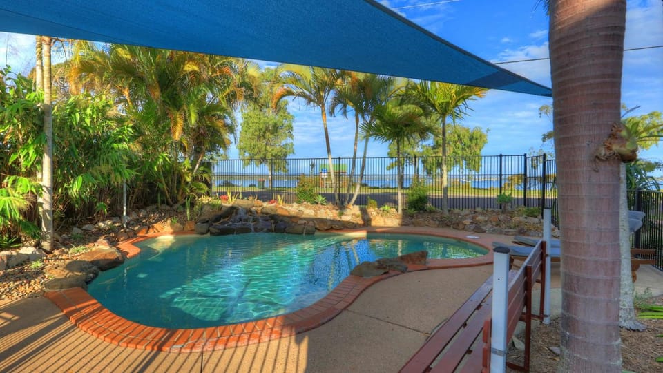 Dolphin Waters Apartment Apartment hotel in Tin Can Bay